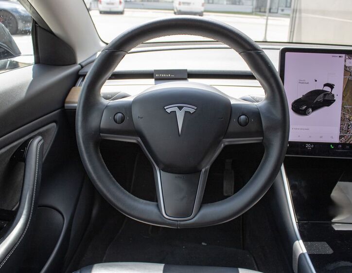 Tesla Model 3 12