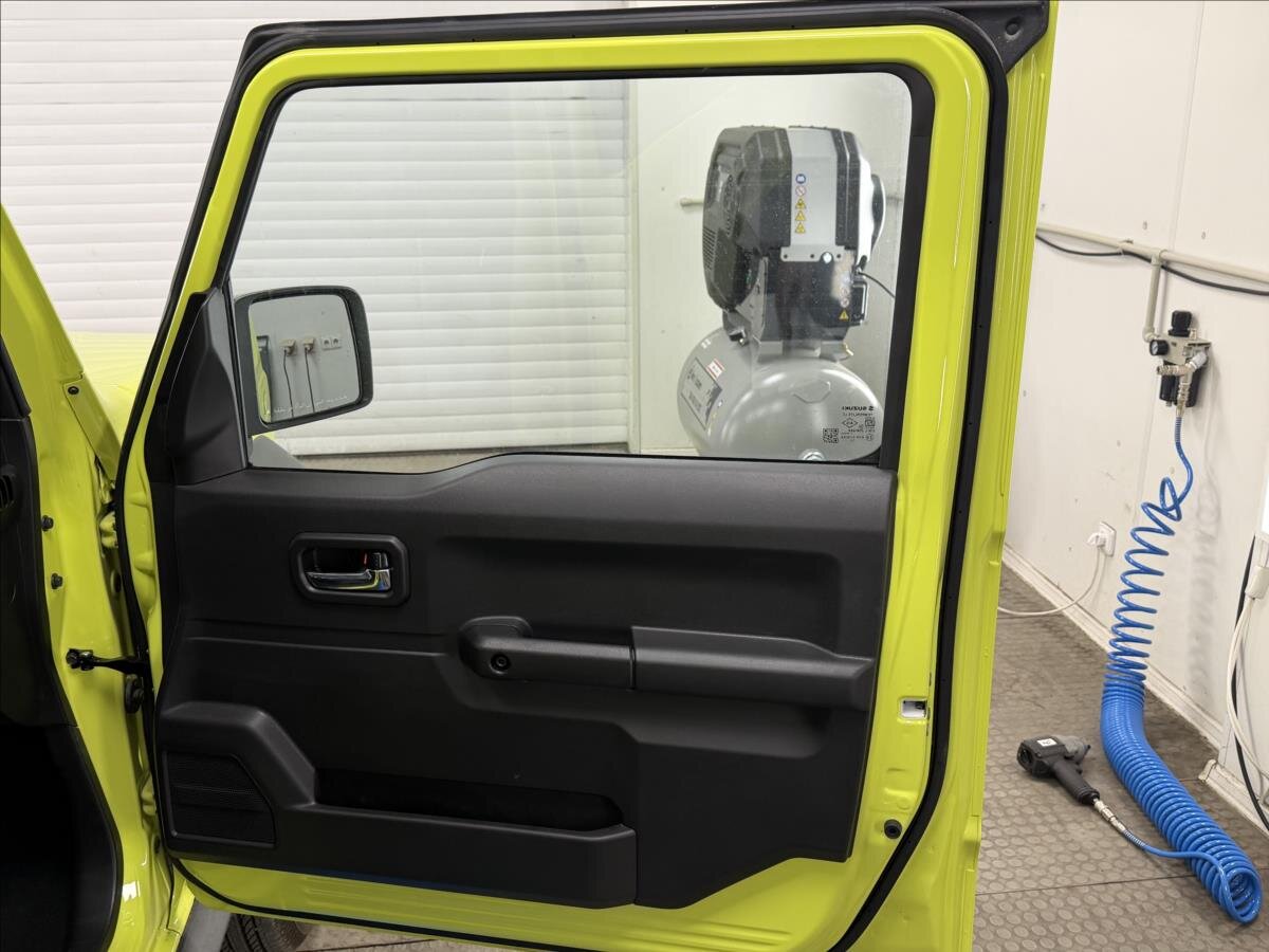 Suzuki Jimny SUV 1,5 l 75 kw