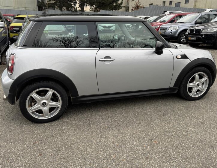 Mini Cooper Hatchback 1,6 l 88 kw