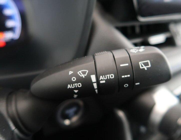 Toyota RAV4 SUV / Terénní 2,5 l 131 kw