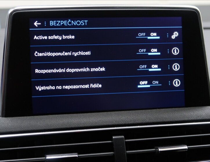 Peugeot 5008 MPV 1,5 l 96 kw