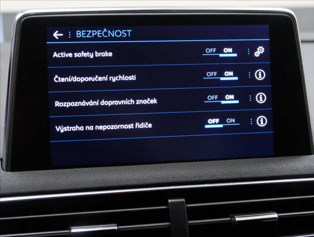 Peugeot 5008 MPV 1,5 l 96 kw