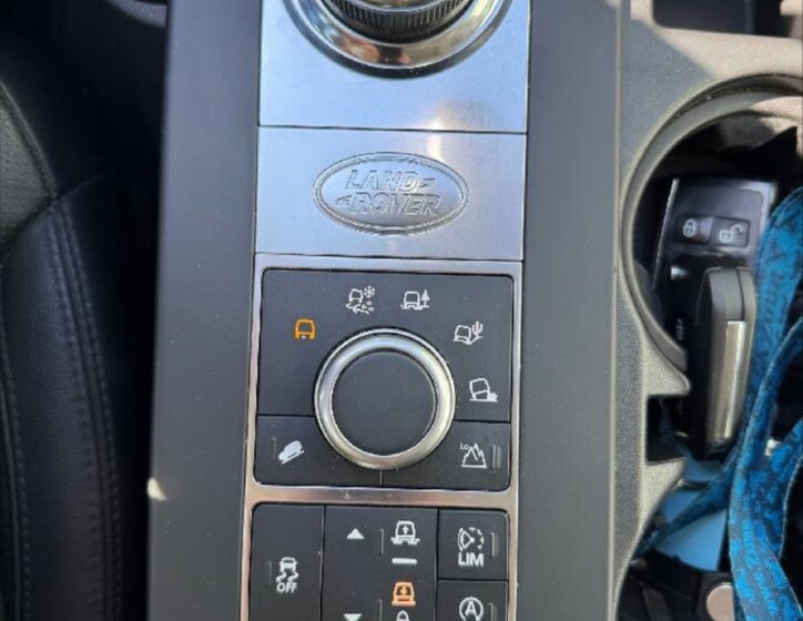 Land Rover Discovery 9