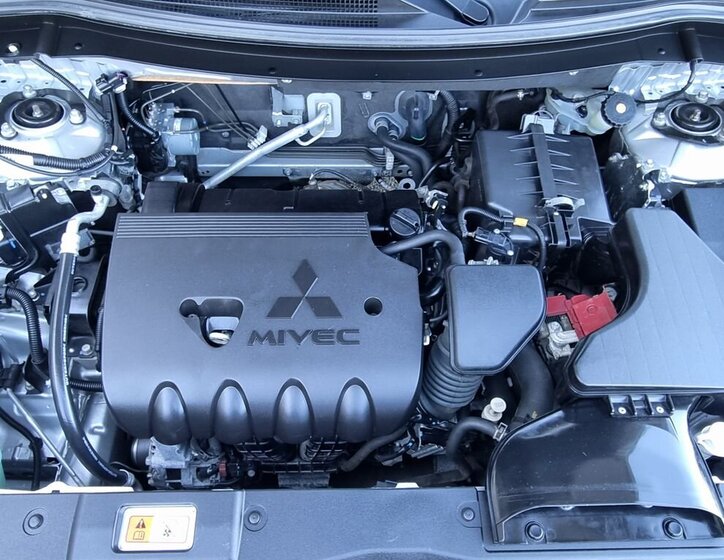 Mitsubishi Outlander SUV / Terénní 2,0 l 110 kw