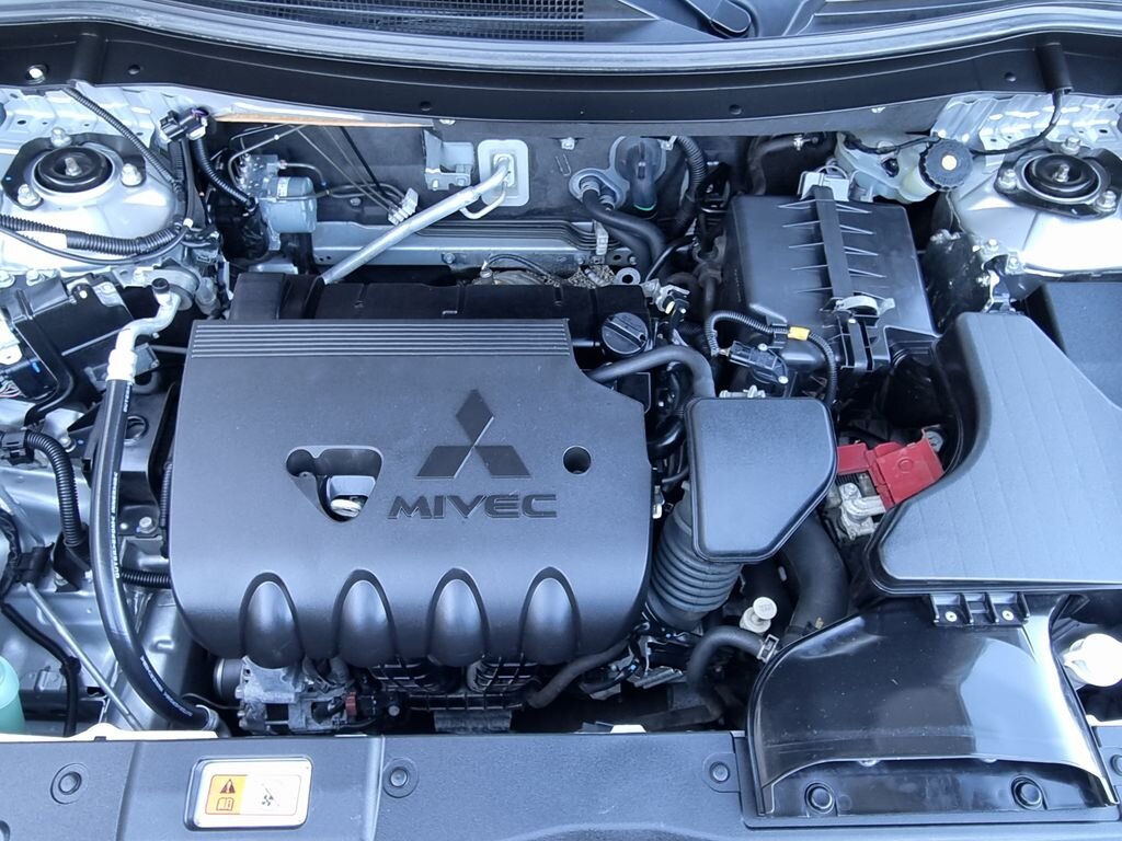 Mitsubishi Outlander SUV / Terénní 2,0 l 110 kw