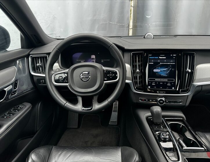 Volvo V90 Kombi 2,0 l 186 kw