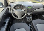 Hyundai i10 12