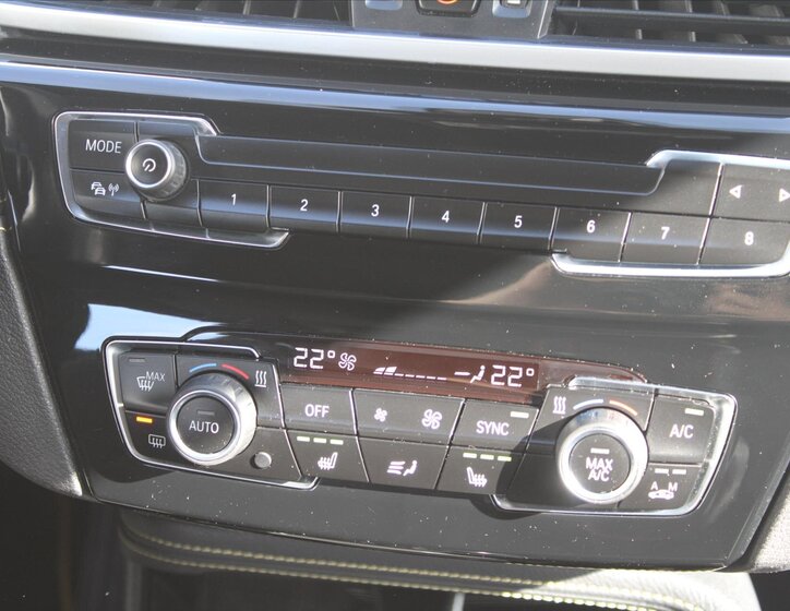 BMW X2 SUV / Terénní 2,0 l 140 kw