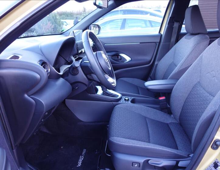 Toyota Yaris Cross 10