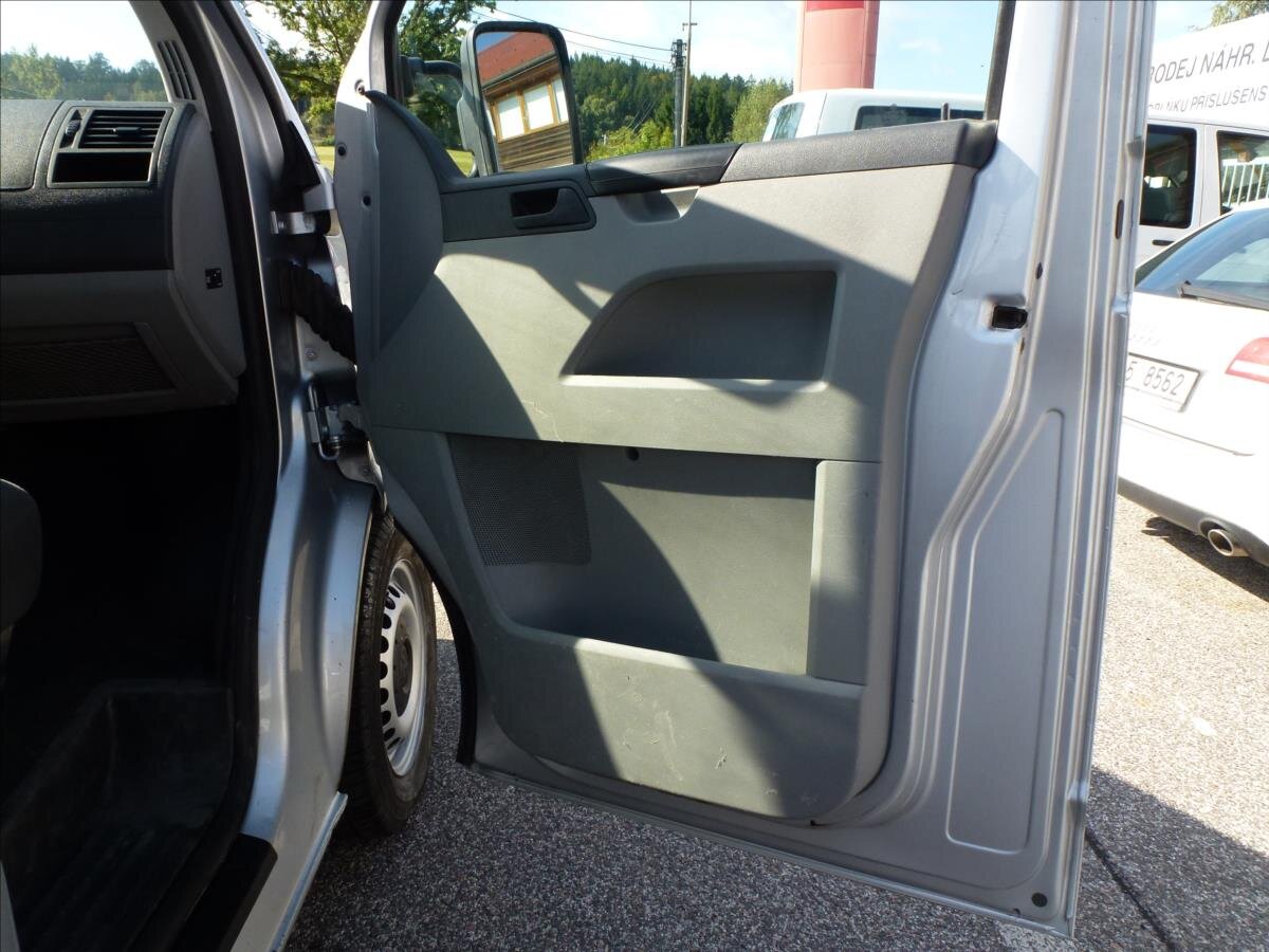 Volkswagen Transporter Valník 2,0 l 103 kw