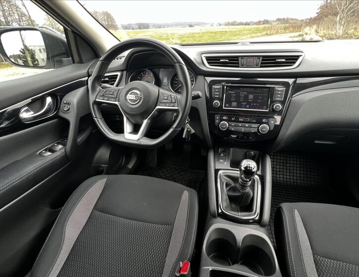 Nissan Qashqai SUV / Terénní 1,3 l 103 kw
