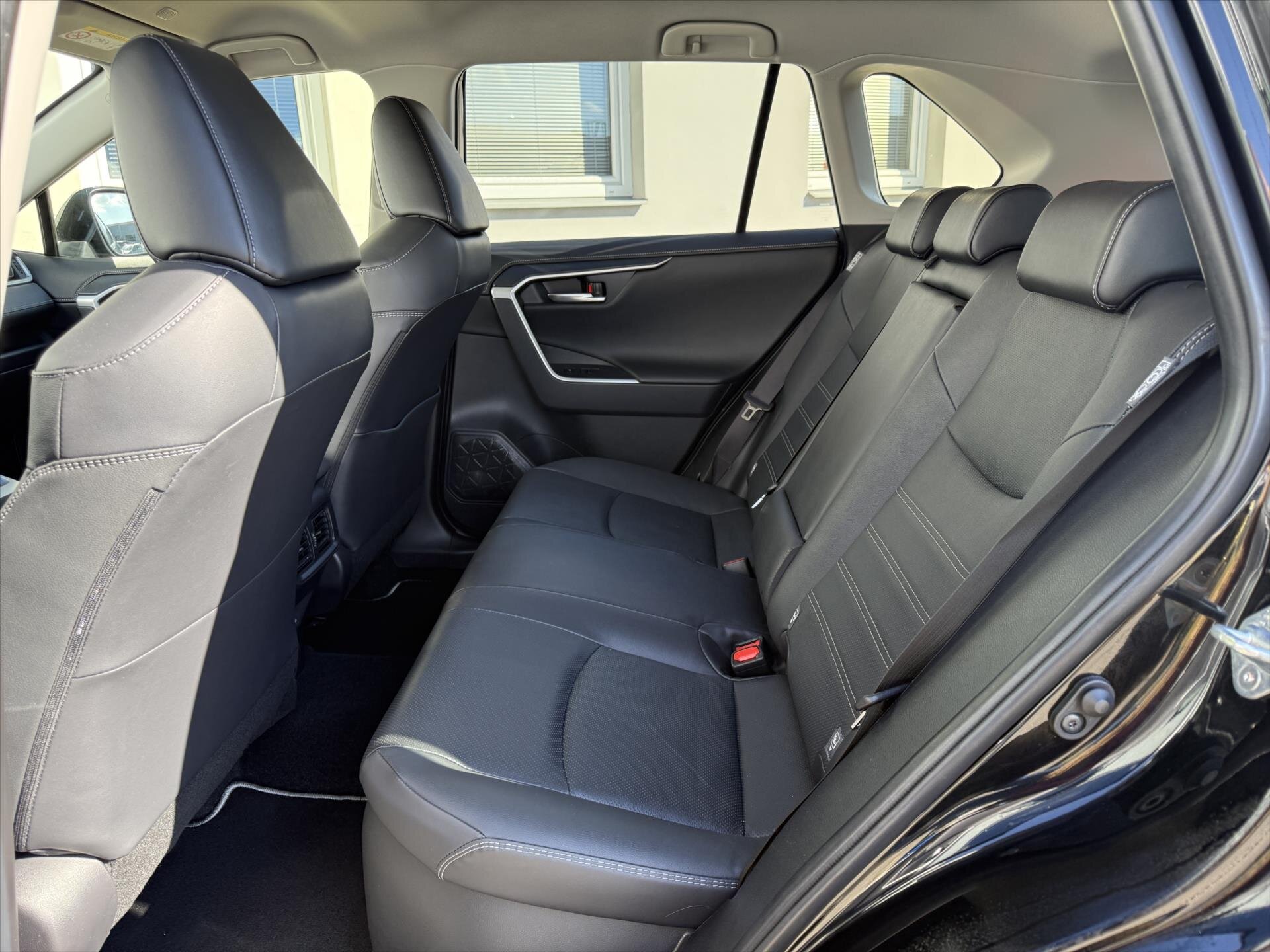 Toyota RAV4 SUV / Terénní 2,5 l 131 kw