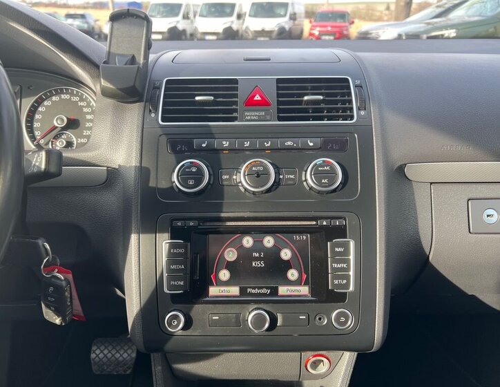 Volkswagen Touran MPV 1,6 l 77 kw