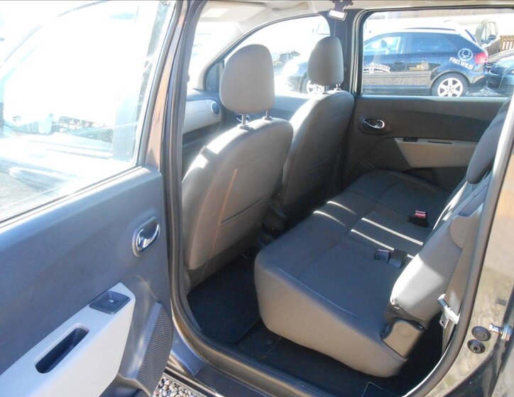 Dacia Lodgy 15