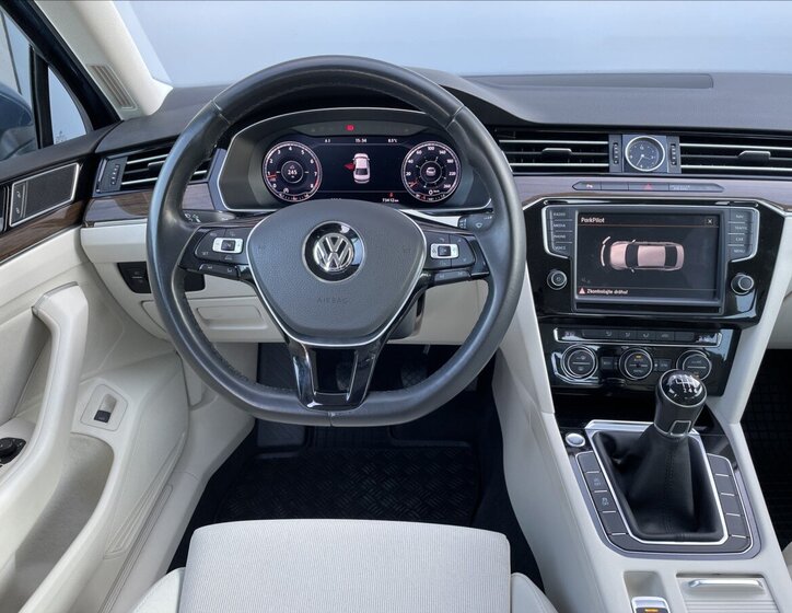 Volkswagen Passat Sedan 1,8 l 132 kw