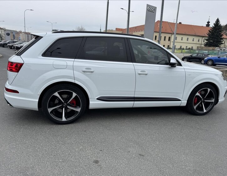 Audi SQ7 SUV / Terénní 4,0 l 320 kw