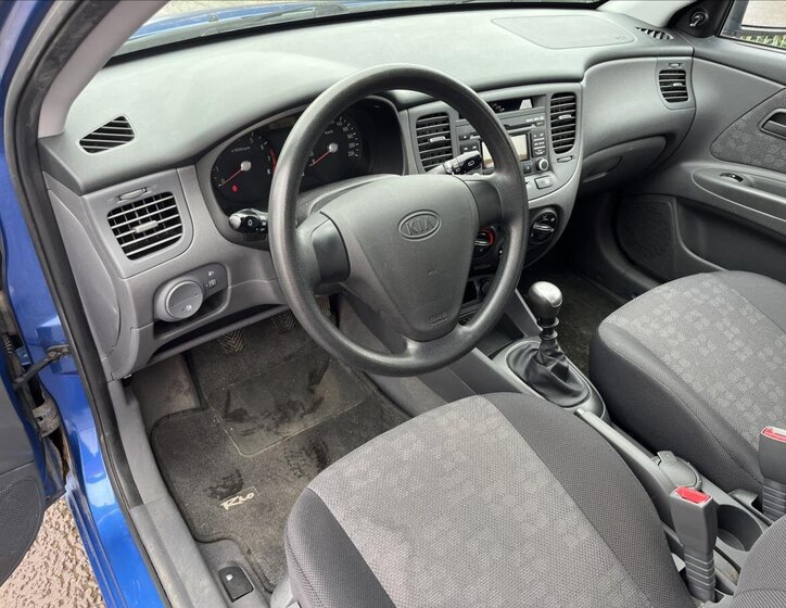 KIA Rio 9
