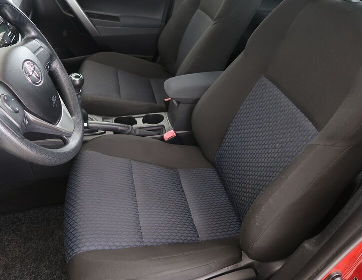 Toyota Auris Kombi 1,6 l 97 kw