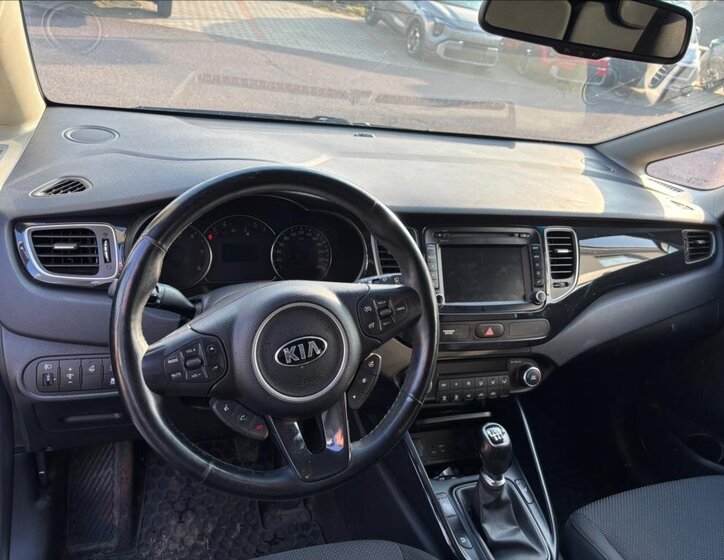 KIA Carens Kombi 1,7 l 104 kw