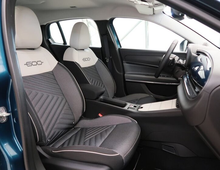 Fiat 600 Hatchback 1,2 l 100 kw