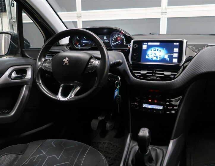 Peugeot 2008 SUV / Terénní 1,2 l 81 kw
