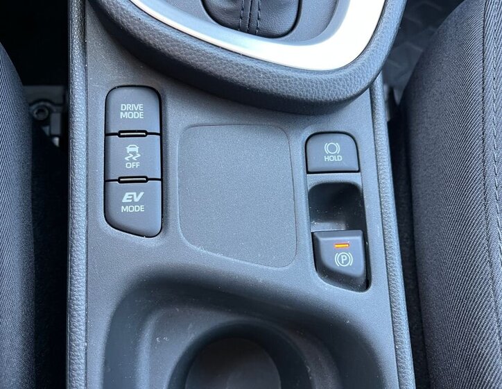 Toyota Yaris Cross 25