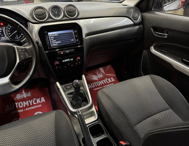 Suzuki Vitara SUV / Terénní 1,6 l 88 kw