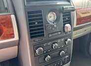 Chrysler Town & Country 4