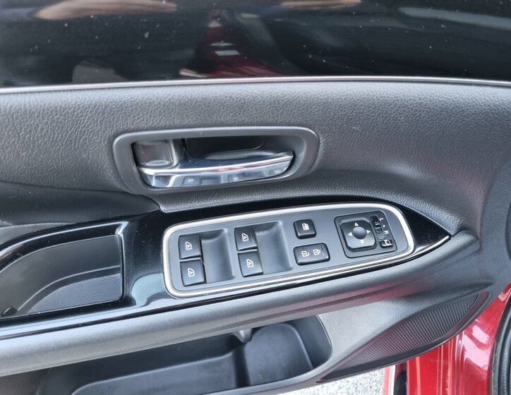 Mitsubishi Outlander SUV / Terénní 2,4 l 165 kw