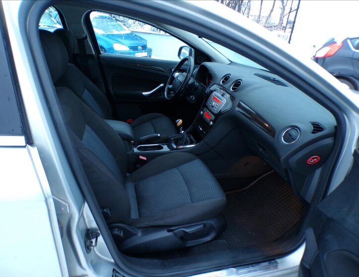 Ford Mondeo Kombi 2,0 l 103 kw