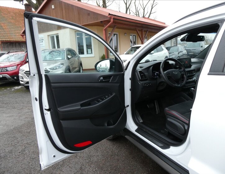 Hyundai Tucson SUV 1,6 l 100 kw