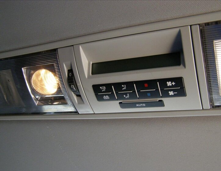 Volkswagen Caravelle 22