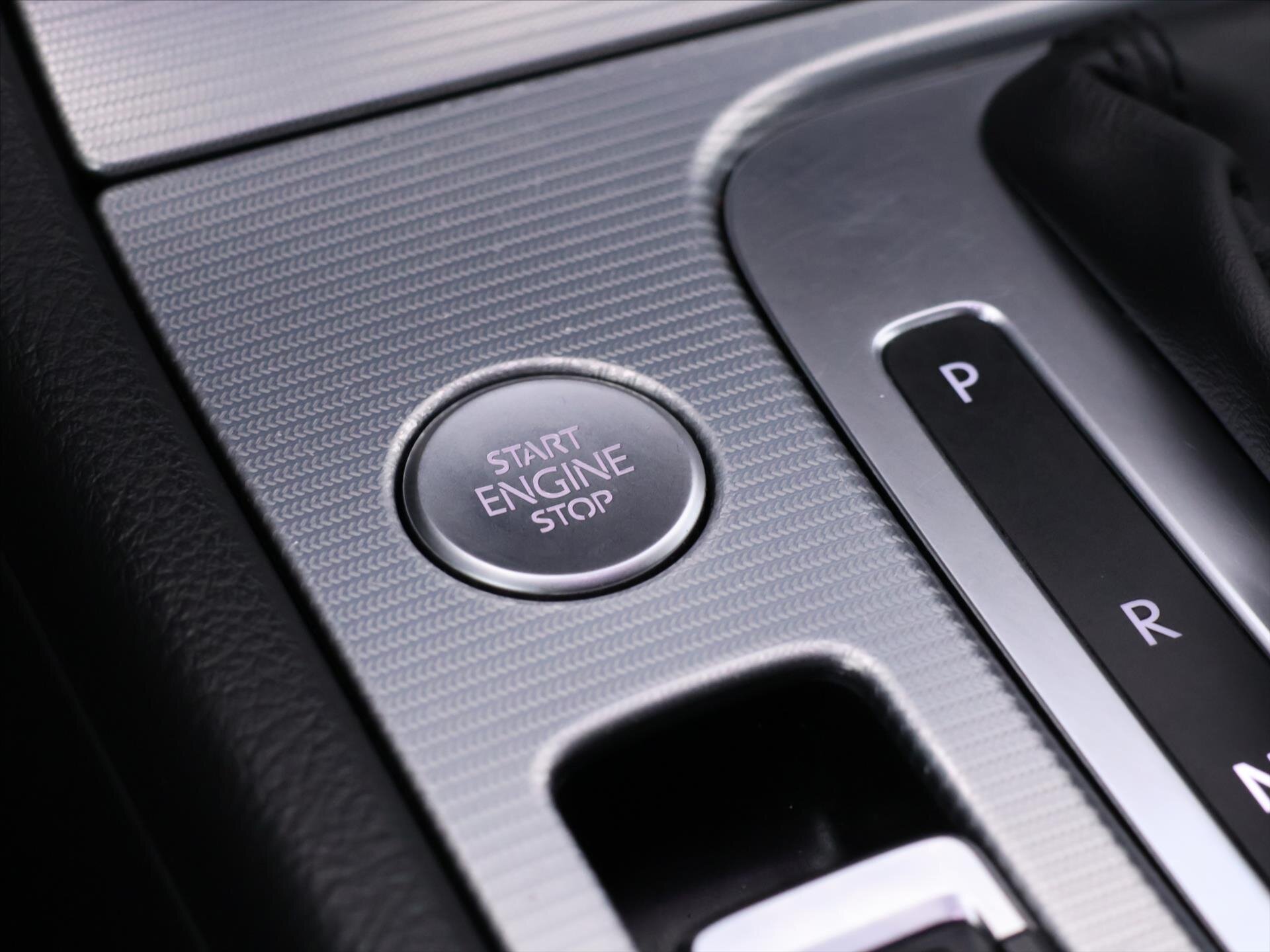 Volkswagen Touareg SUV / Terénní 3,0 l 193 kw