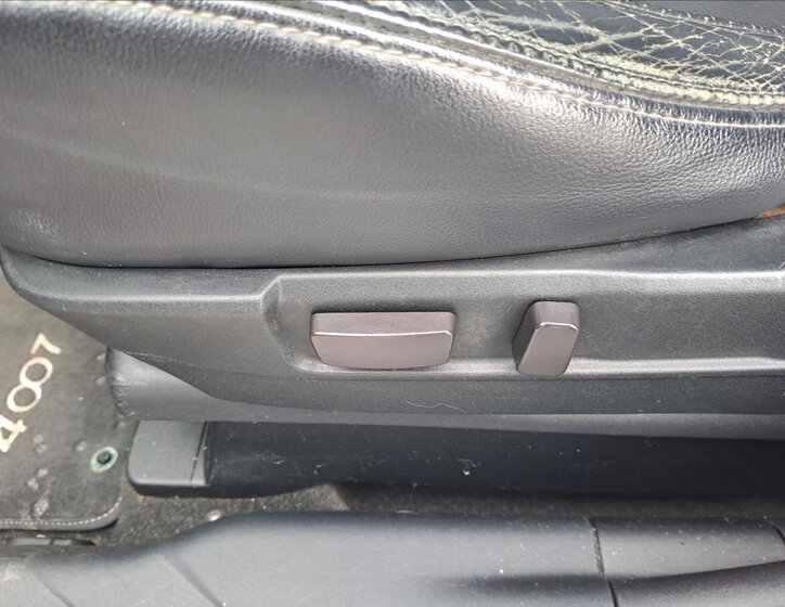 Peugeot 4007 SUV / Terénní 2,2 l 115 kw