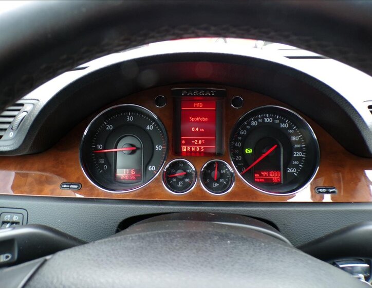 Volkswagen Passat Sedan 2,0 l 103 kw