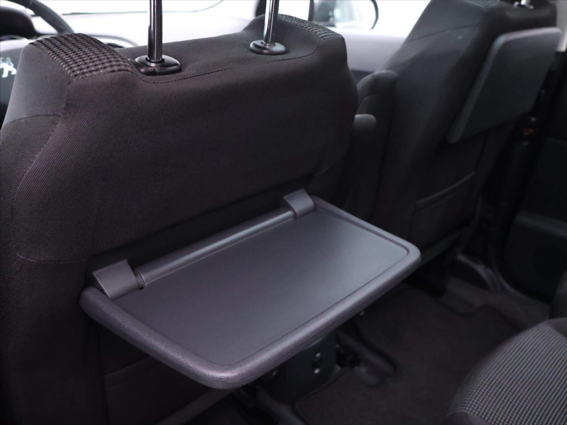 Peugeot 5008 MPV 1,6 l 88 kw