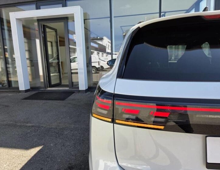 Volkswagen Tiguan SUV 2,0 l 195 kw