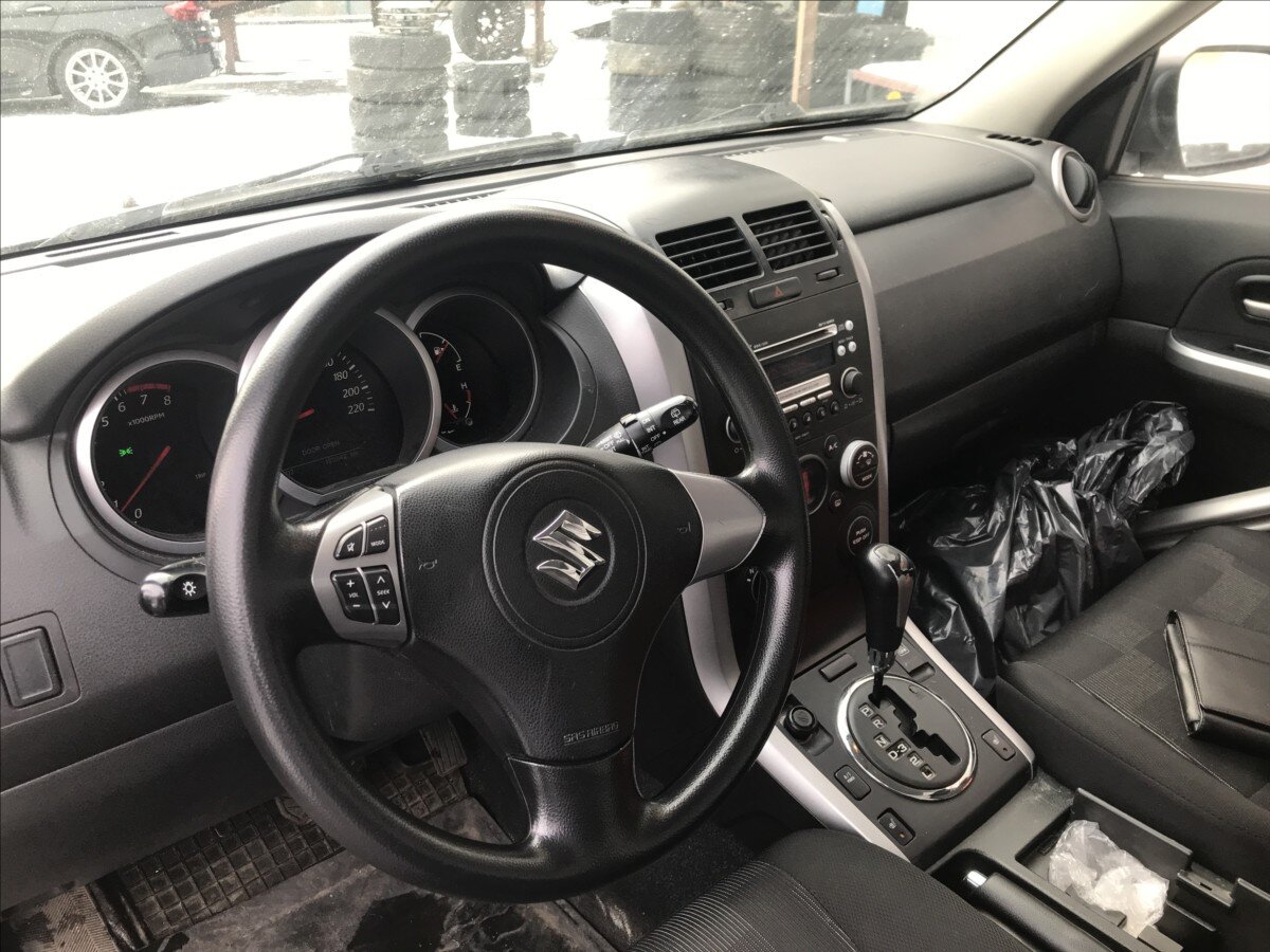 Suzuki Grand Vitara SUV 2,4 l 122 kw