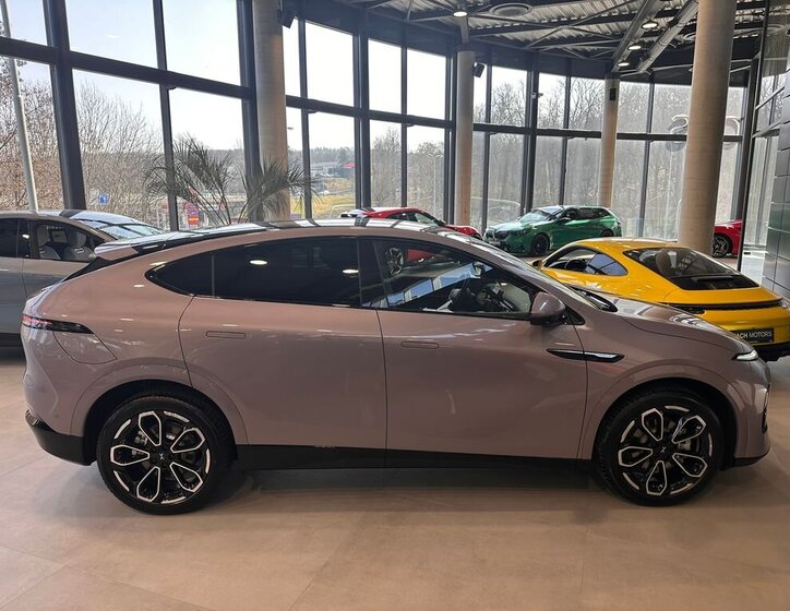 Ostatní Ostatní SUV / Terénní 0,0 358 kw