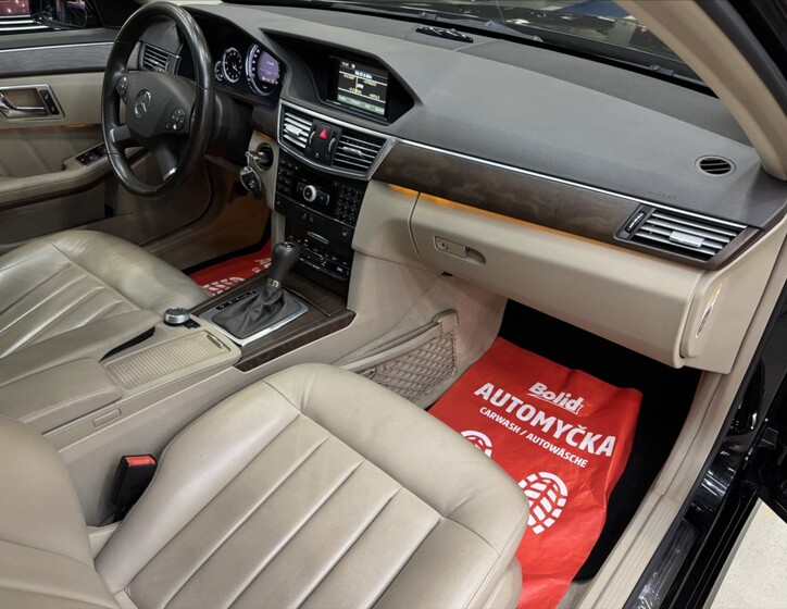 Mercedes-Benz Třídy E 12