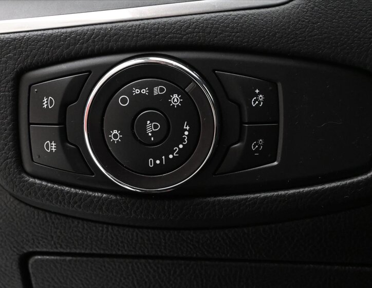 Ford S-MAX MPV 2,0 l 140 kw