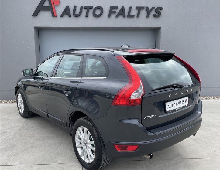 Volvo XC60 Kombi 2,4 l 151 kw