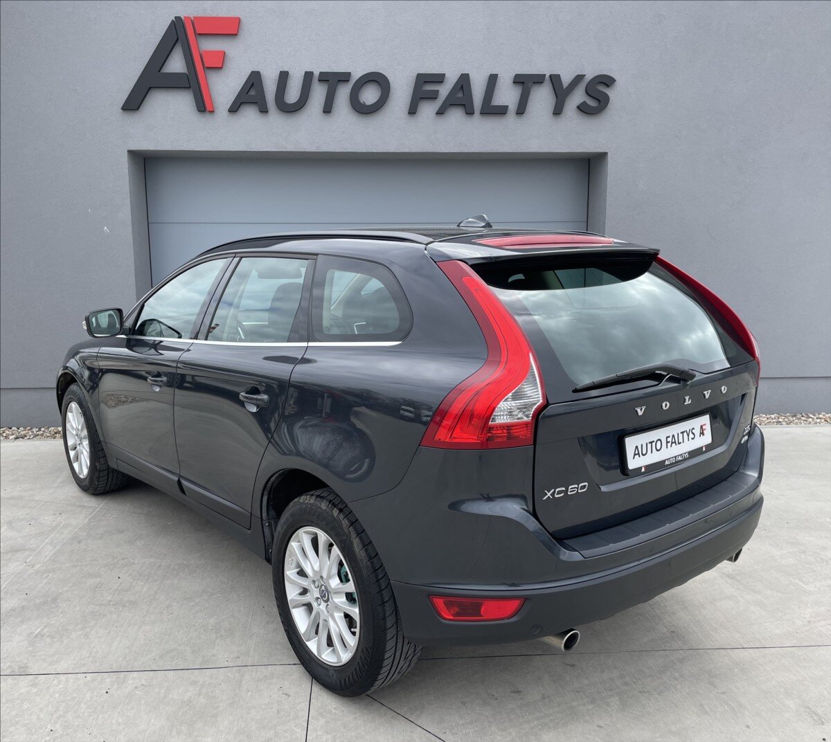 Volvo XC60 Kombi 2,4 l 151 kw