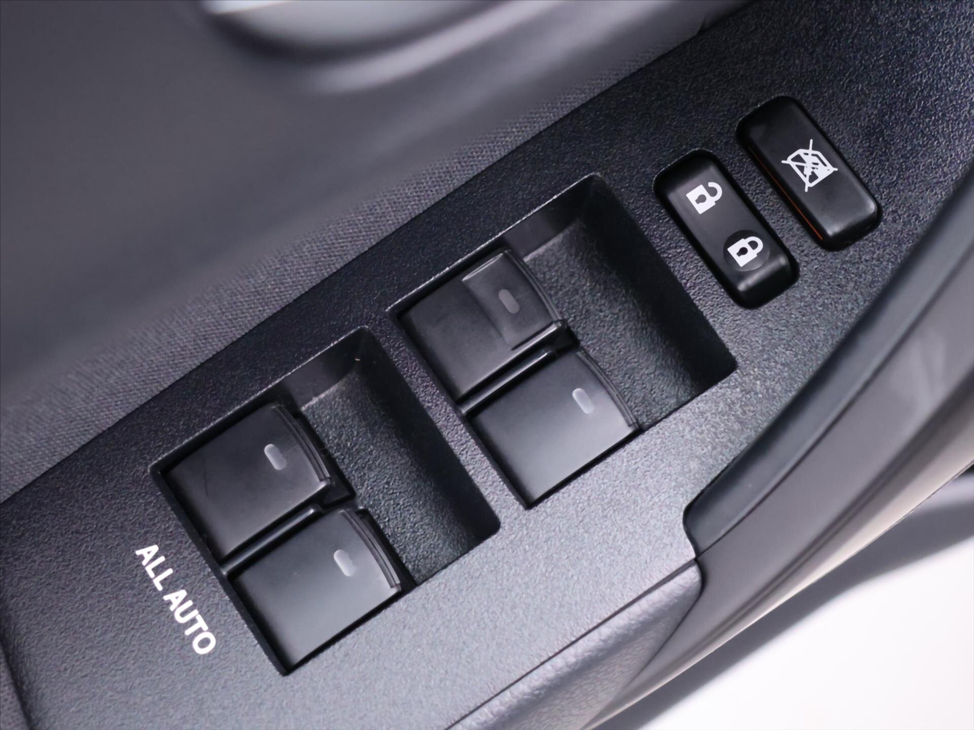 Toyota Corolla Sedan 1,6 l 97 kw