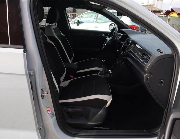 Volkswagen T-Roc CUV 1,5 l 110 kw