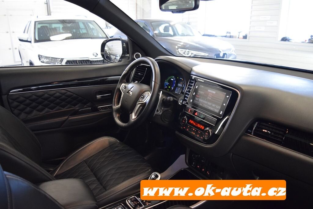 Mitsubishi Outlander SUV 0,0 0