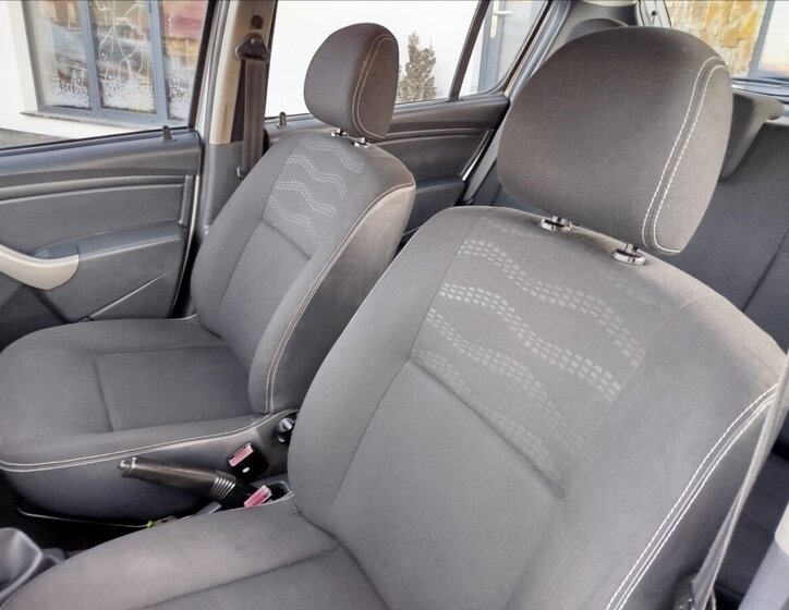 Dacia Sandero Hatchback 1,6 l 64 kw