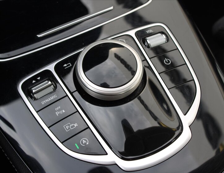 Mercedes-Benz Třídy E Sedan / Limuzína 2,0 l 155 kw