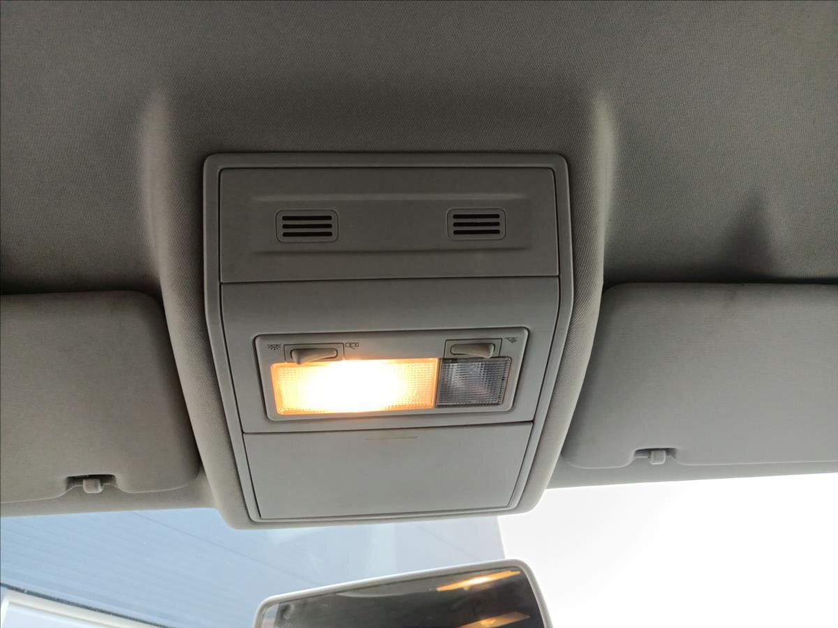 Volkswagen Sharan MPV 2,0 l 103 kw