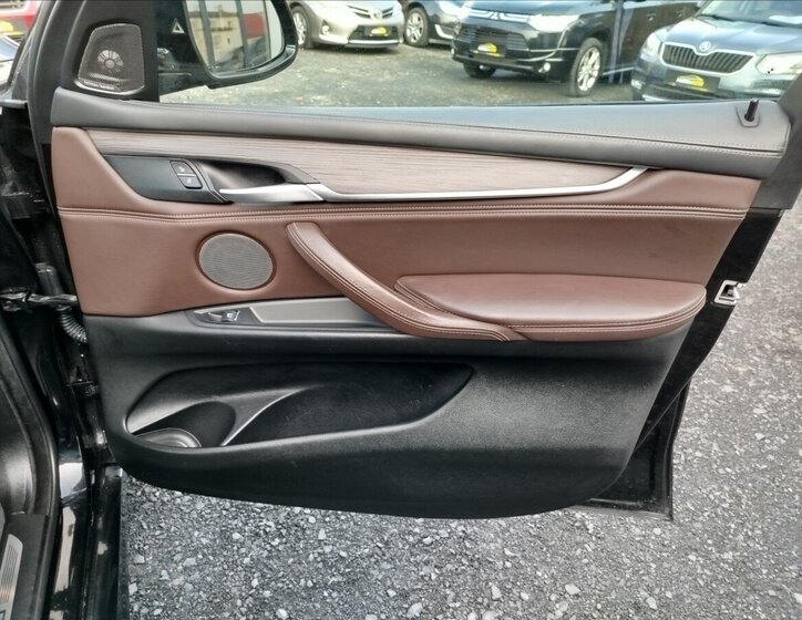 BMW X5 SUV 3,0 l 280 kw